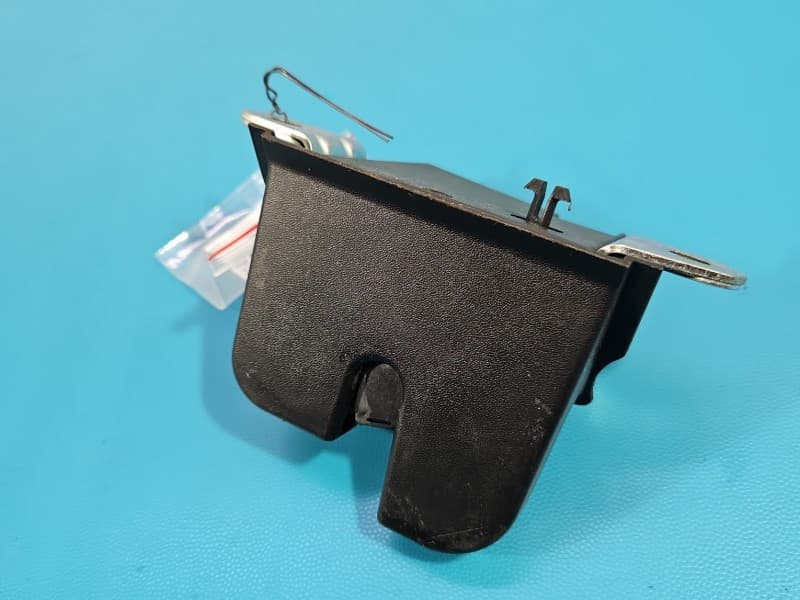 Zamek klapy tył Skoda Fabia IV HB 4 PIN 143237
