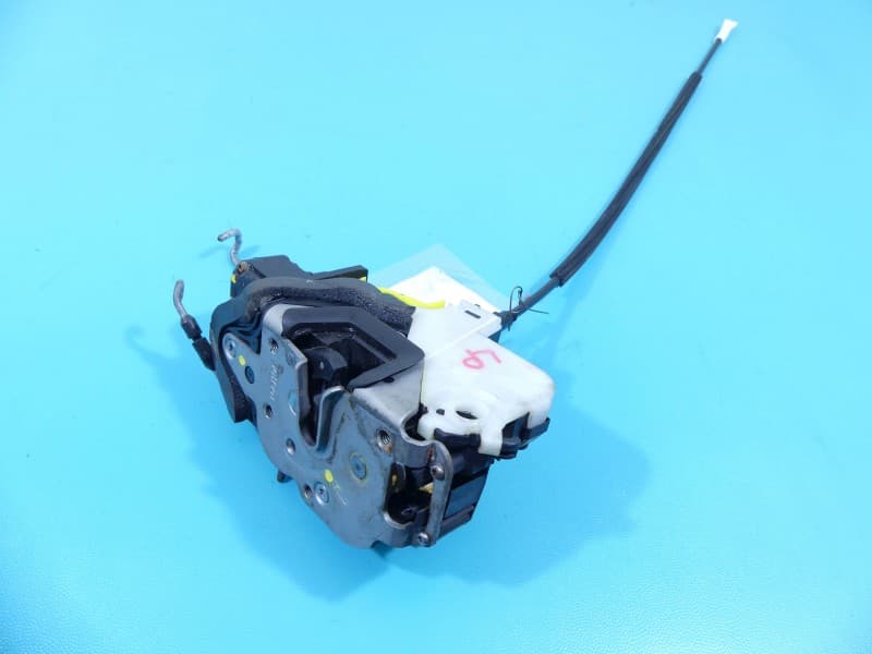 Zamek przód lewy Opel Insignia A EUROPA 6 pin, brak linki widocznej na Zdjęciu ! 13503801