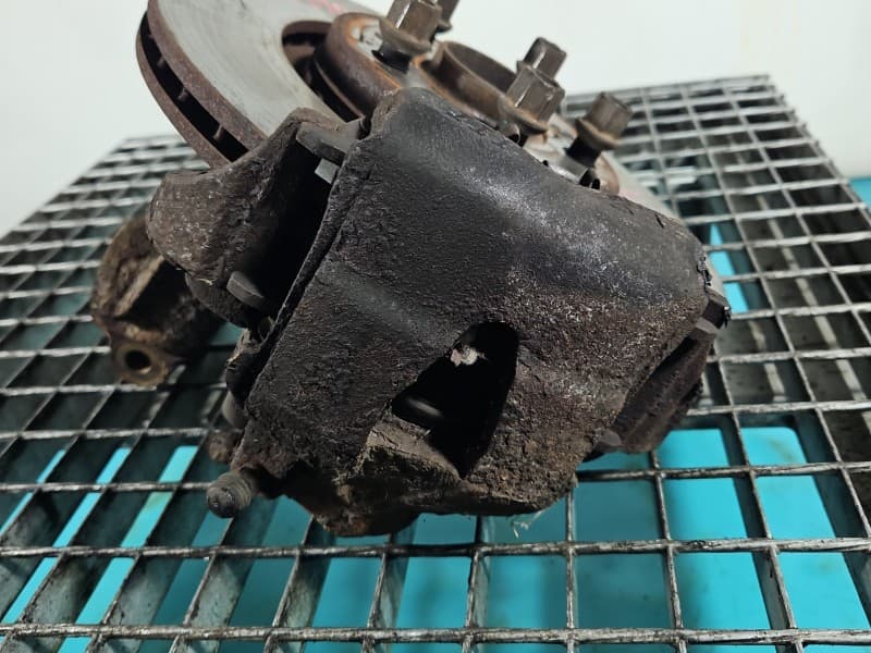 Zacisk przód lewy Vw New Beetle 98- 2,0 8V wiel AQY