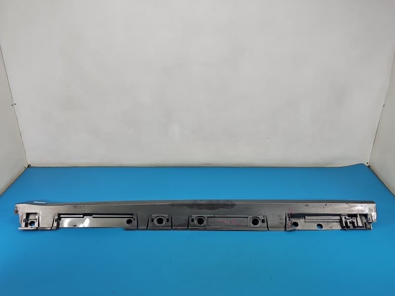 Listwa progowa prawa PRÓG NAKŁADKA Toyota Corolla E21 19- 75850-02230 6x1