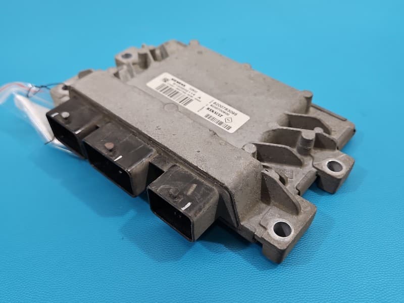 Komputer Sterownik silnika Renault Clio III 1.2 TCE S120202114A 8200783095