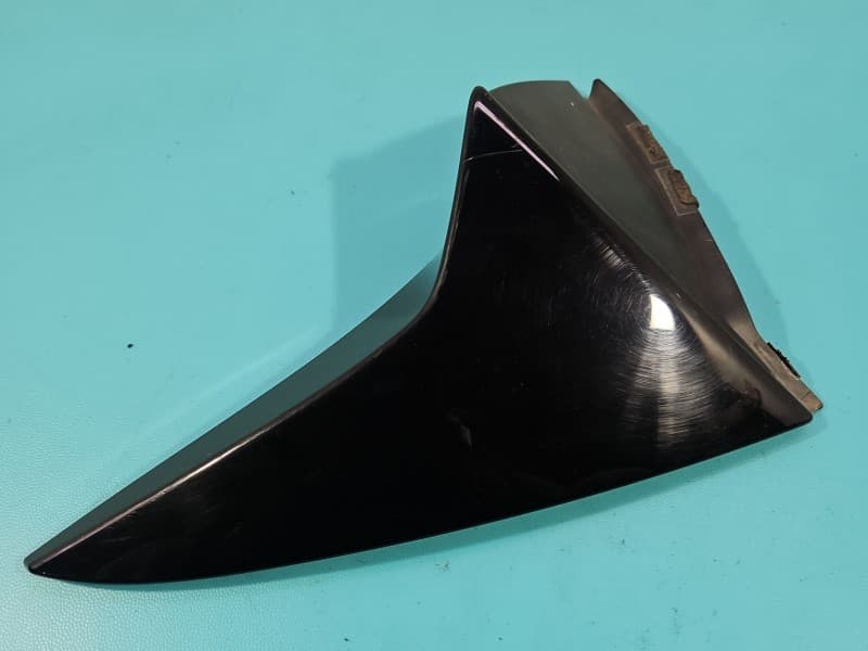 Osłona ZAŚLEPKA PLASTIK PRAWA LISTWA OSŁONA KLAPY hatchback Ford Focus Mk4 JX7B-442A92-A