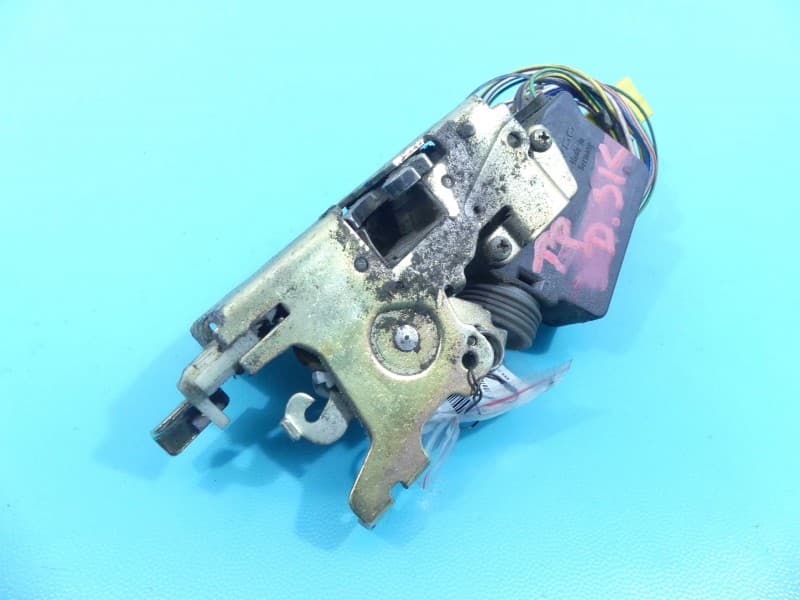 Zamek tył prawy Mercedes Vito W638 drzwi skrzydłowe 4pin