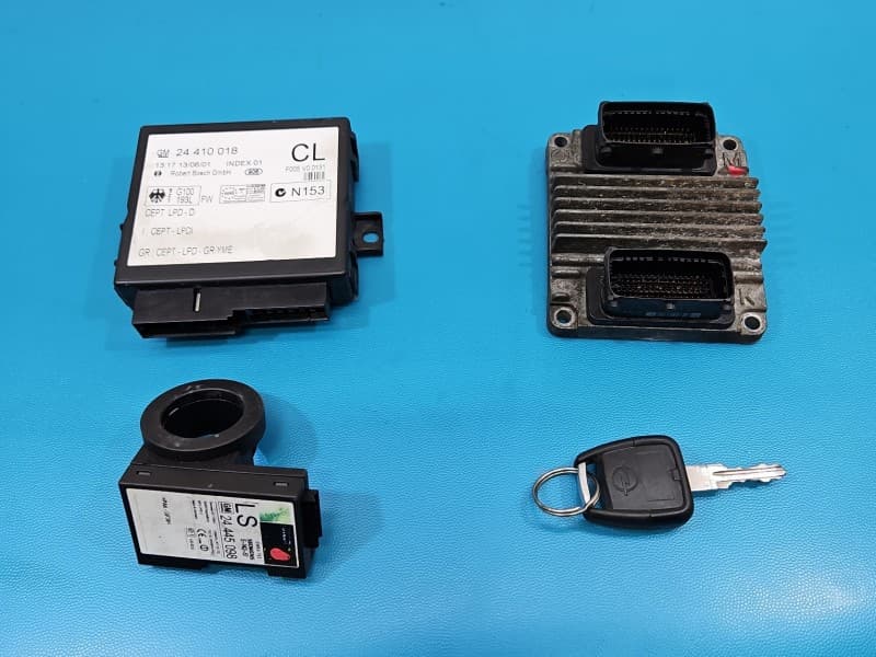 Komputer Sterownik silnika Opel Zafira A 1,6 16V 09364499