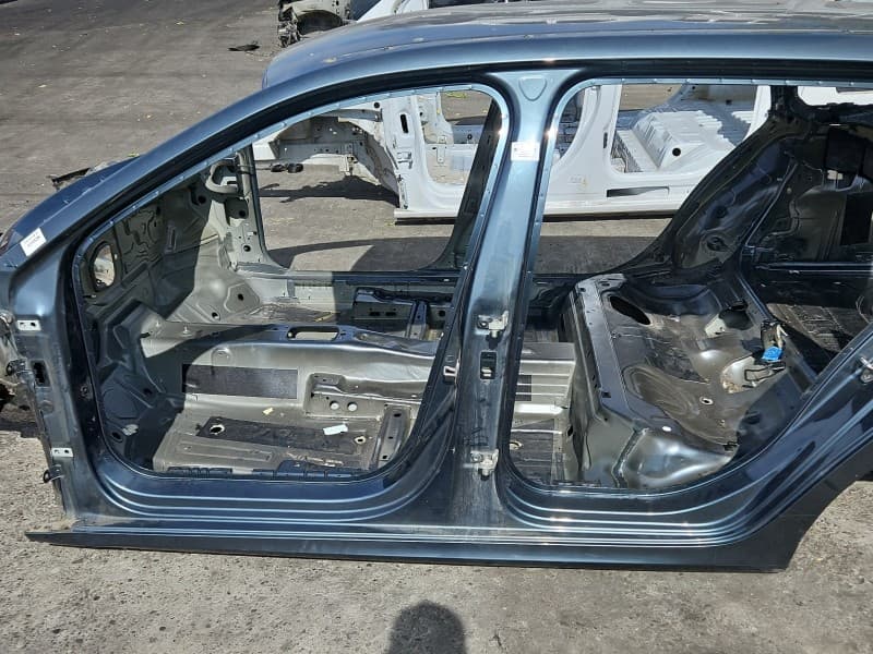 Próg lewy SŁUPEK ŚRODKOWY B Skoda Octavia IV kombi 5d LF7Y