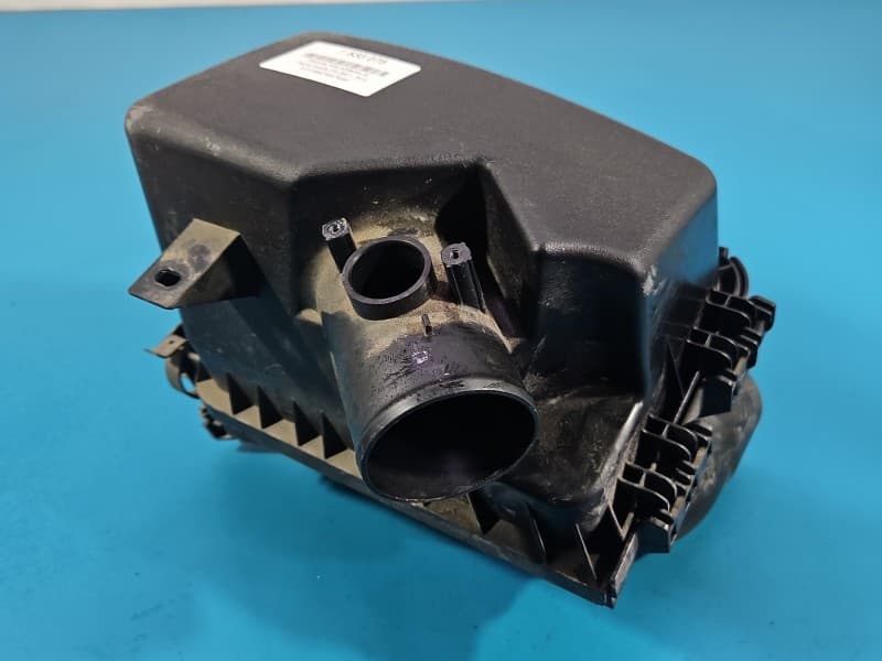 Obudowa filtra powietrza Toyota Corolla E15 1,6 vvti 17705-0T090 17701-0D160