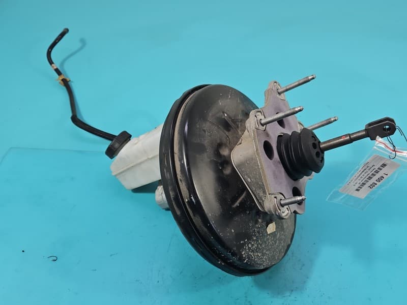Serwo hamulcowe Renault Clio IV 12-20 0,9 T 472103202R