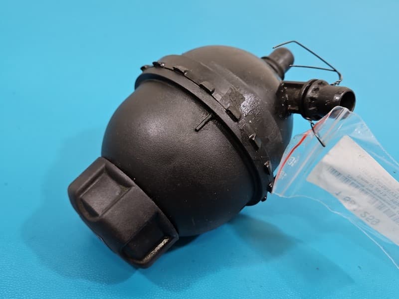 Zbiorniczek Zbiornik wyrównawczy Bmw i3 0,0 elektryczny 7604431