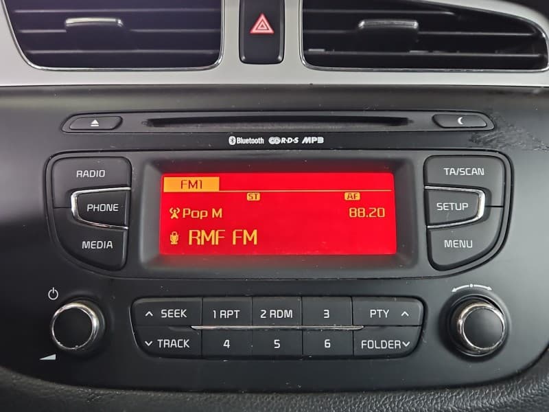 Radio fabryczne Kia Ceed II 12-18 AC110A2EE radioodtwarzacz