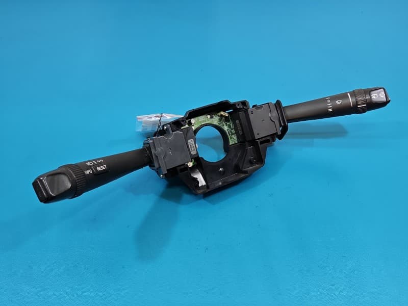 Przełącznik zespolony Volvo XC90 I 02- 8685487 9496807