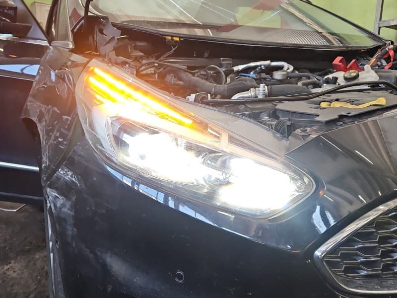 Reflektor prawy lampa przód Ford S-max II MK2 EUROPA EM2B-13W029-CN