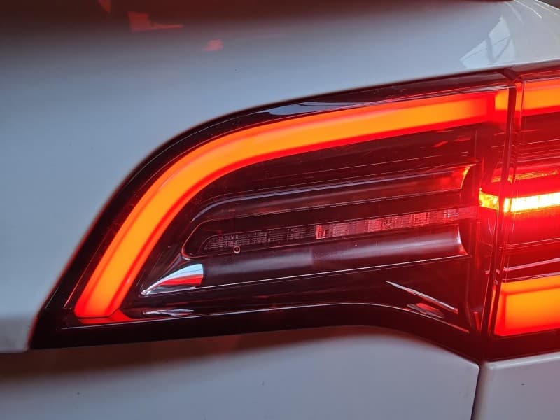Lampa tył prawa klapy Tesla Model 3 17- sedan EUROPA 1077402-00-0