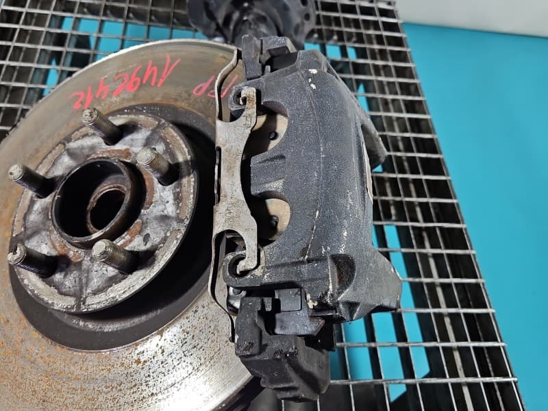 Zacisk przód prawy Ford S-max II MK2 2,0 tdci