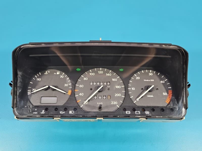 Licznik Vw Passat B4 1,9 tdi 3A0919033C EUROPA