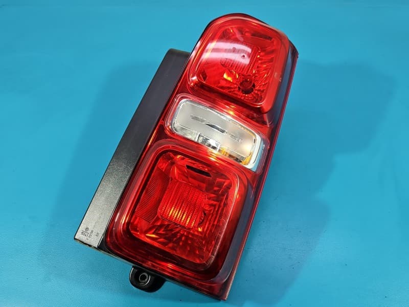 Lampa tył prawa błotnika Peugeot Expert III 16- HB EUROPA 9808243080