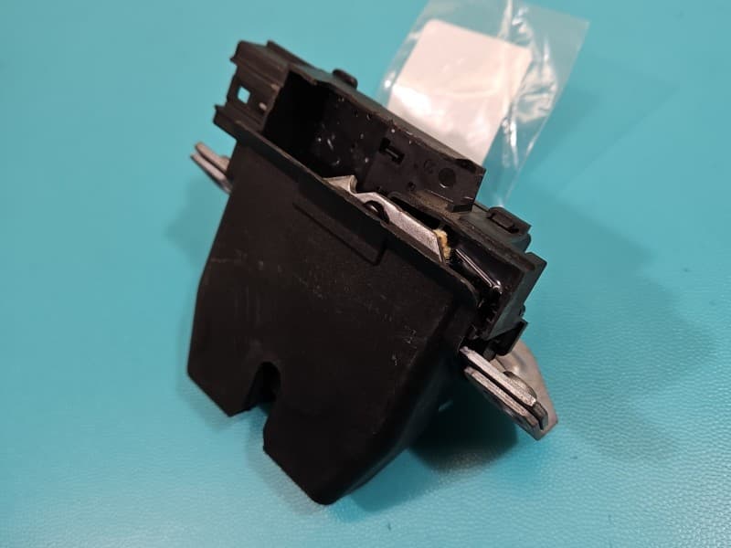 Zamek klapy tył Ford Kuga Mk2 II 13-19 HB 5pin GJ1A-N442A66-AB
