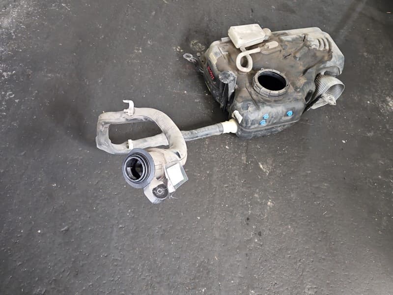 Zbiornik paliwa bak Toyota Proace City 1,5 D4D 9823351980