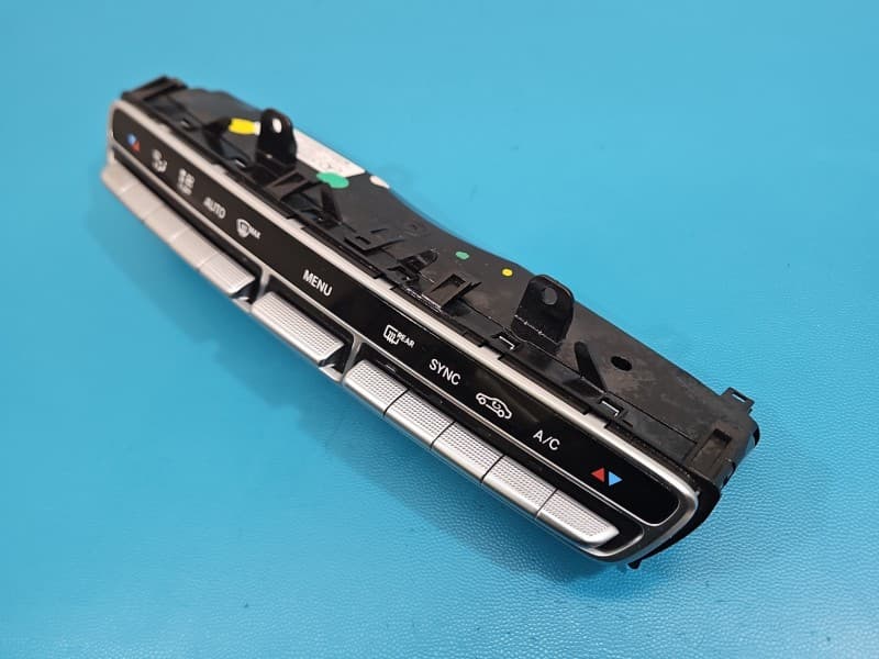 Konsola panel nawiewu Mercedes W213 A2139054707 A2C1115280001