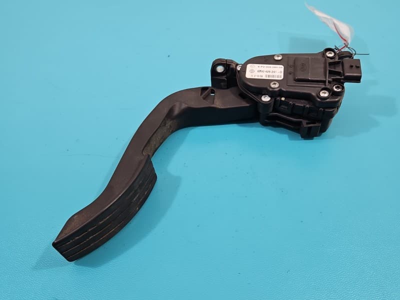 Pedał gazu potencjometr Renault Twingo II 1,5 dci 6PV009085-04 8200426241D