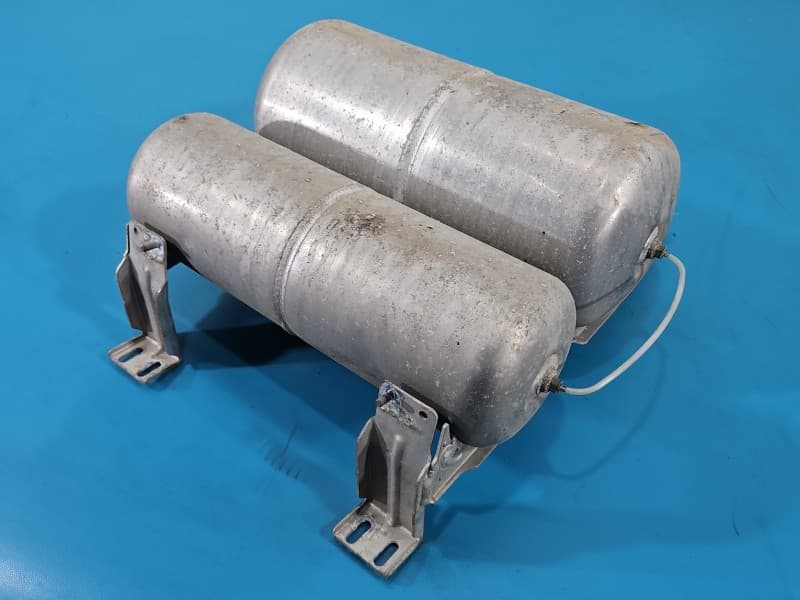 Zbiornik powietrza Mercedes ML W164 3,0 cdi A1643200115