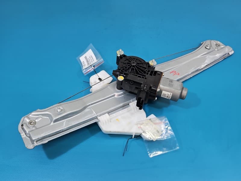 Podnośnik przód prawy SZYBY WINDA 82460-N7010 Hyundai Tucson IV 20- 6PIN 5d HB