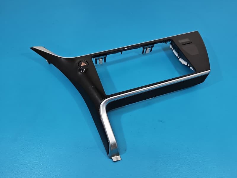 Ramka radia Toyota Auris II 83910-02200 55405-02870