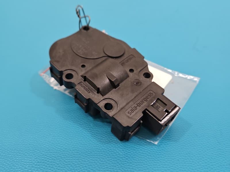 Silniczek nawiewu NAGRZEWNICY Mercedes W213 EFB461 EUROPA