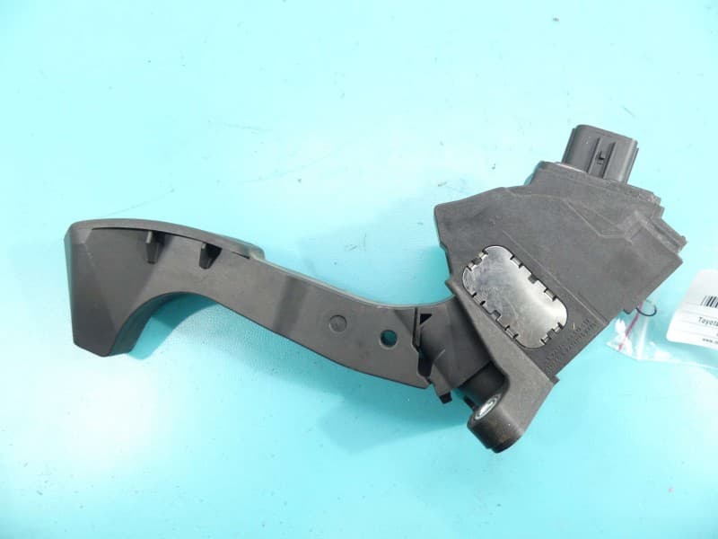 Pedał gazu potencjometr Toyota Corolla E16 E18 13- 1,6 16v 78110-0W040