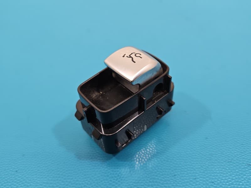 Przełącznik KLAPY Mercedes W213 A2229050409