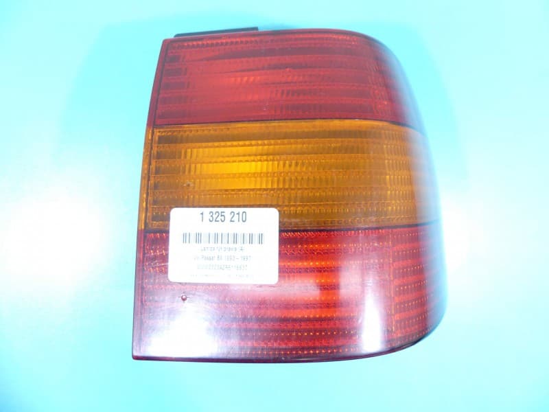 Lampa tył prawa błotnika Vw Passat B4 sedan EUROPA