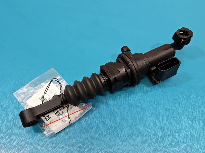 Pompka sprzęgłowa kia Stonic 17-20 1,2 16V CVVT 41600-H8120