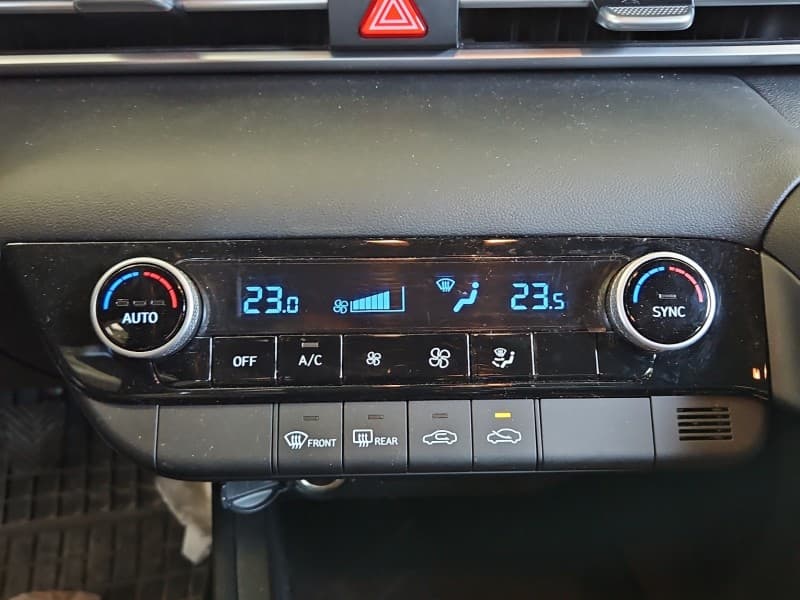 Konsola panel nawiewu Hyundai Elantra VII 20- 97250-AA400LS5 97250-AAXXX