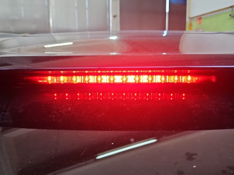 TRZECIE ŚWIATŁO STOP STOPU Peugeot 3008 II 16-23 HB