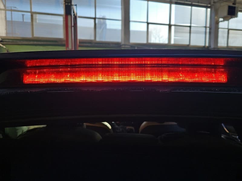 TRZECIE ŚWIATŁO STOP STOPU Volvo V90 kombi 31371839