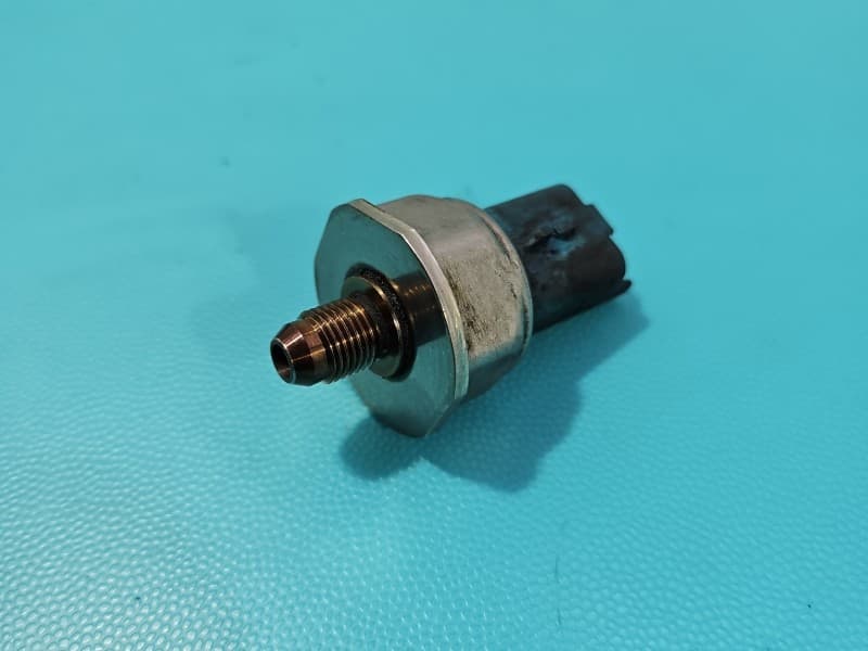 Czujnik ciśnienia paliwa regulator Nissan Pulsar 166380176R 85PP58-0155733