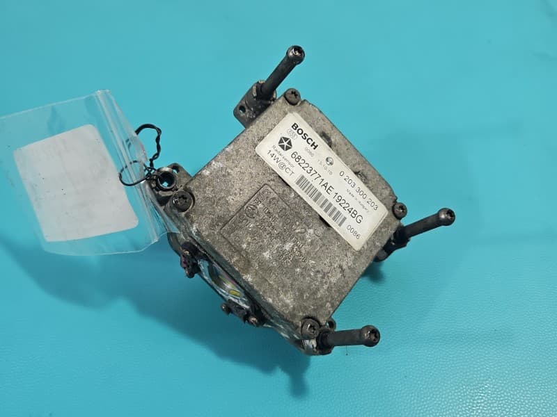 Sterownik moduł RADAR SENSOR CZUJNIK DISTRONIC ACC uszkodzona wtyczka Jeep Grand Cherokee IV WK2 0203300203 68223771AE