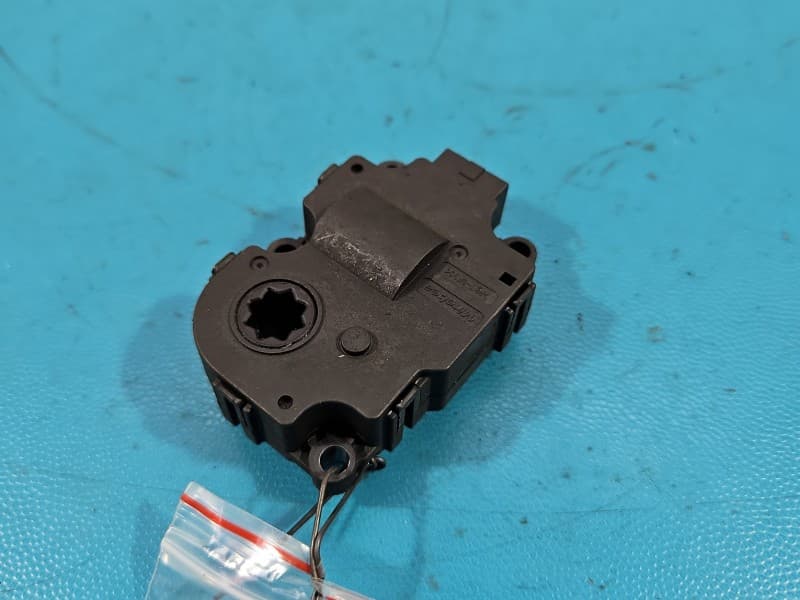 Silniczek nawiewu NAGRZEWNICY Mercedes W206 T60223C-B1 140123KA EUROPA