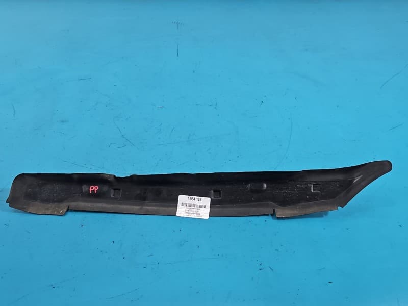 Osłona ZAŚLEPKA PLASTIK Wygłuszenie błotnika PRAWA Skoda Octavia IV 5E3821112B