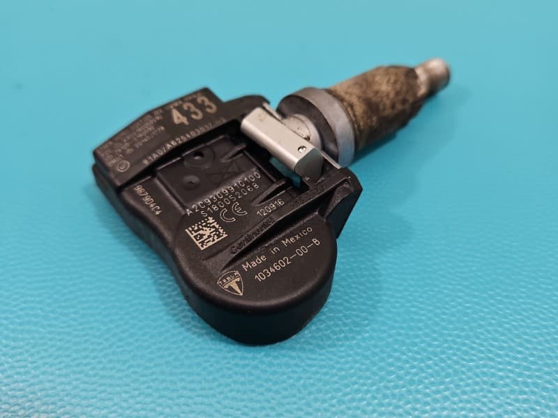 Czujnik ciśnienia opon Tesla Model S A2C9309910100 S180052068 TPMS