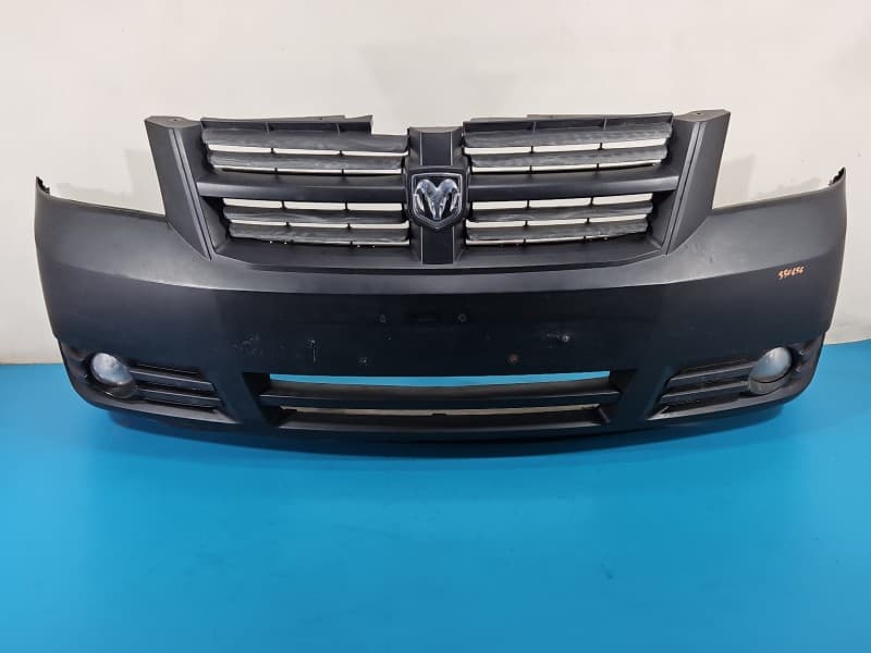 Zderzak przód przedni Dodge Caravan V 07-20 bordowy