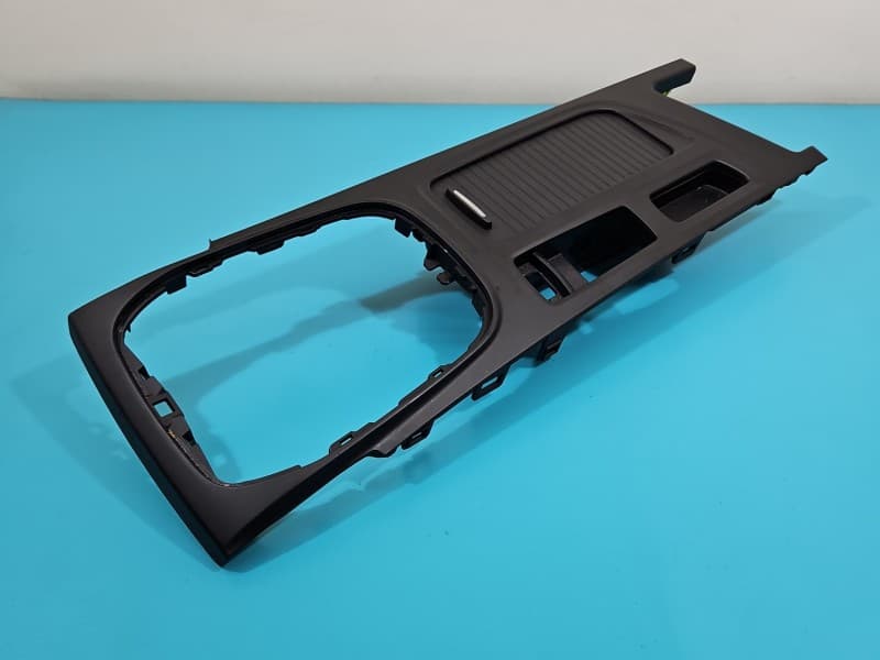Osłona ZAŚLEPKA PLASTIK TUNELU ŚRODKOWEGO Renault Megane IV 969121990R