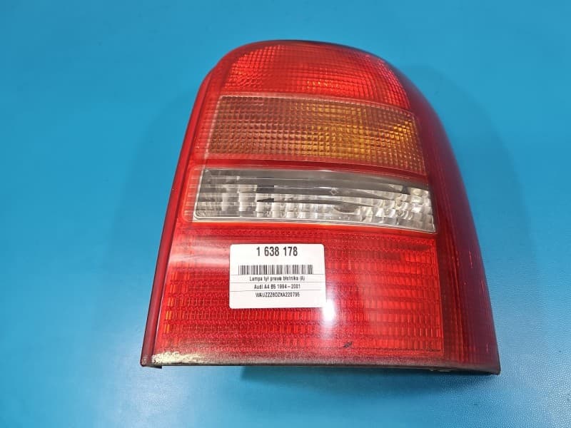 Lampa tył prawa błotnika Audi A4 B5 kombi EUROPA 8D9945096C