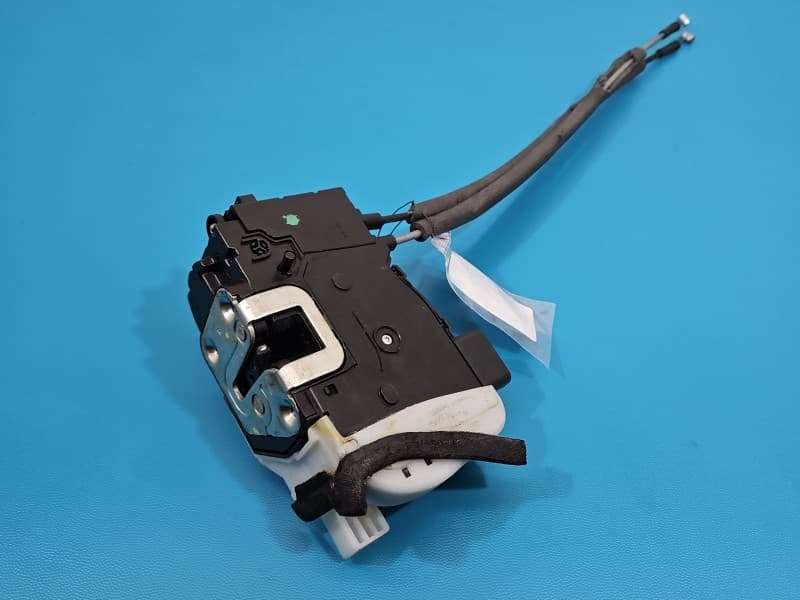Zamek tył prawy Hyundai Ix35 4pin 81420-2Y010