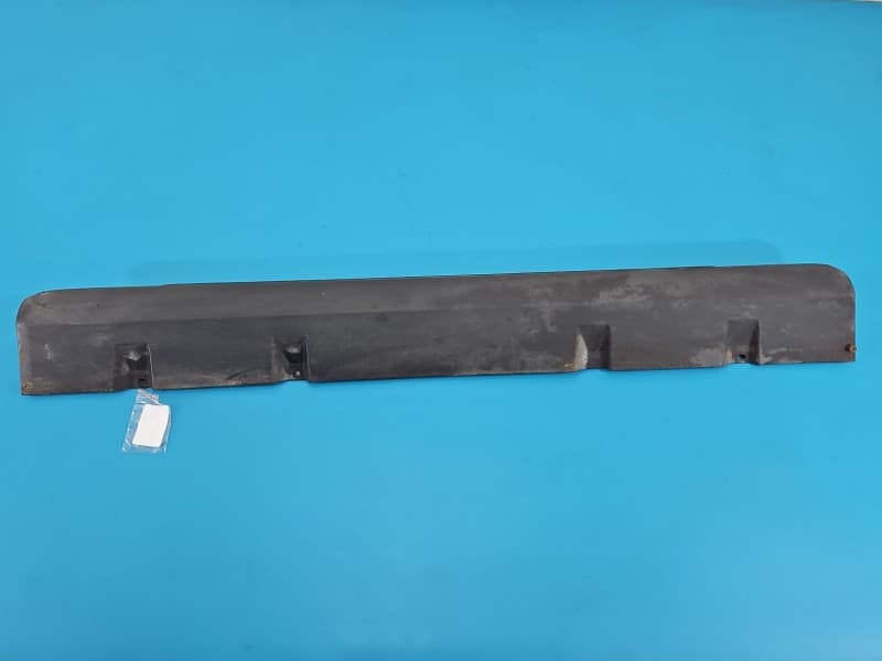 Osłona ZAŚLEPKA PLASTIK Pęknięte mocowania , prawa 122cm SUZUKI JIMNY III 77541-81A00