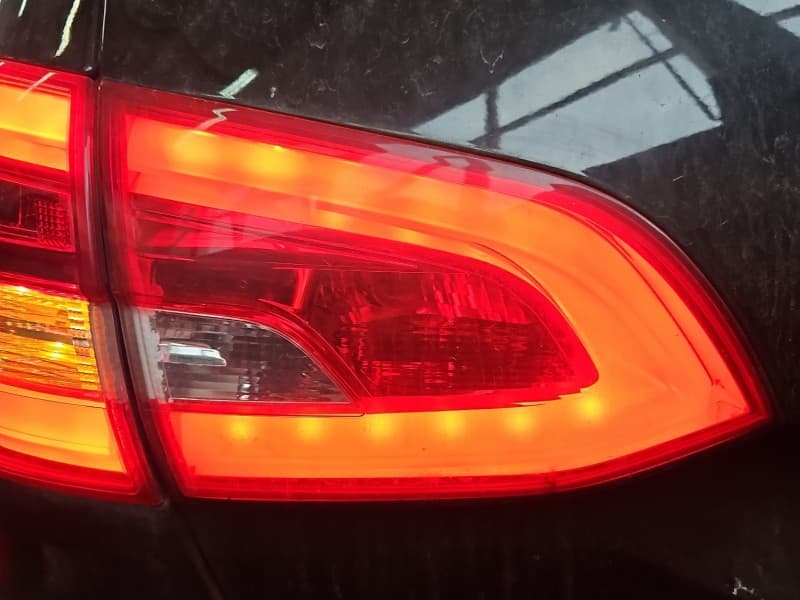 Lampa tył lewa klapy Peugeot 308 II T9 kombi EUROPA
