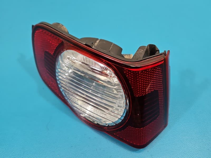 Lampa tył prawa zderzaka przeciwmgielna Citroen C3 Picasso 08-17 9681820280