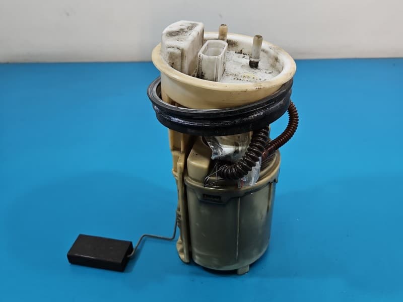 pompka Pompa paliwa Vw Golf IV 1,6 8V 1J0919051H 4 pin