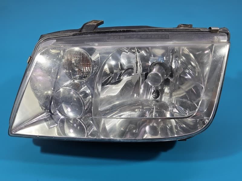 Reflektor lewy lampa przód Vw Bora EUROPA