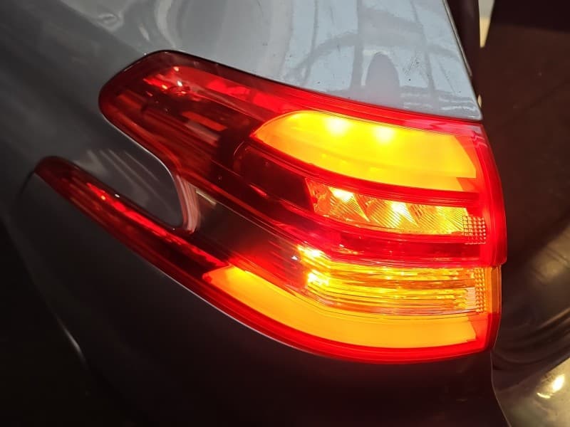 Lampa tył lewa błotnika Peugeot 308 II T9 kombi EUROPA 9678093980