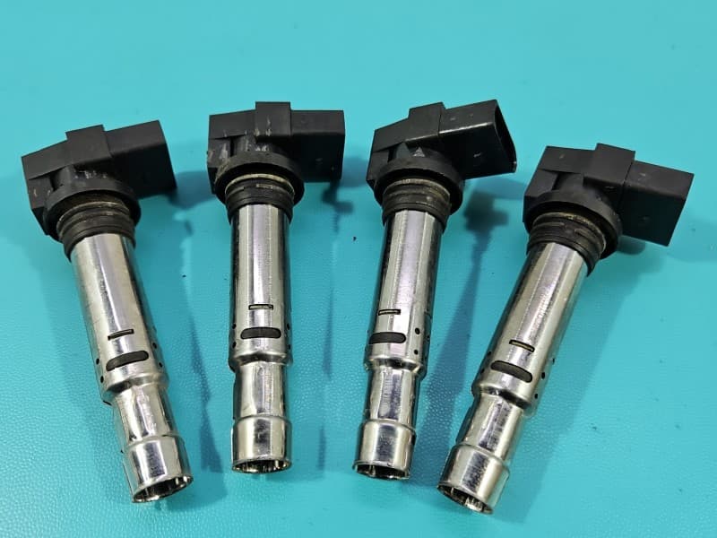 Cewka zapłonowa Vw Polo V 6R 09- 1,4 16V trzy cewki o numerze 036905715F jedna bosch 0986221023 036905715F